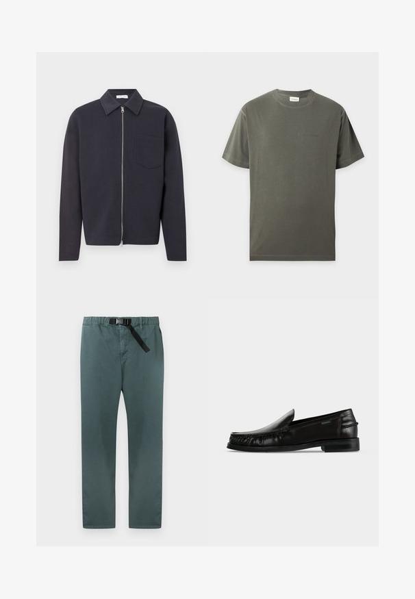 Veste zippée bleu marine foncé avec col pointu, poche poitrine unique et manches longues ; fabriquée en tissu texturé à finition lisse.; T-shirt uni vert olive à manches courtes et col rond avec un logo discret sur la poitrine, présenté sur un fond gris clair.; Pantalon droit vert foncé avec taille élastique et ceinture noire intégrée réglable avec fermeture à boucle.; Mocassin en cuir noir à enfiler avec des détails tressés sur les côtés et un petit talon sur fond blanc uni.