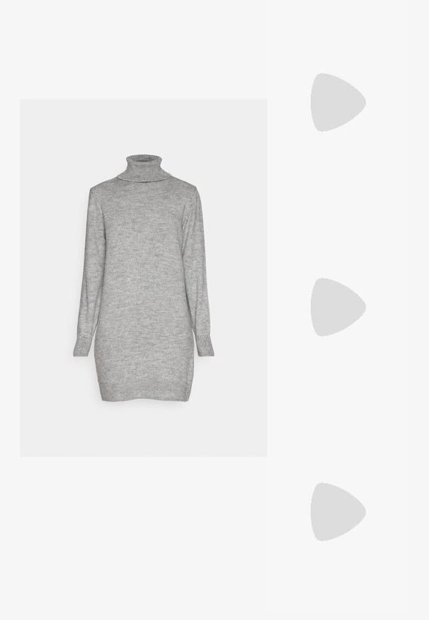 JDY JDYLIBBYROLL NECK DRESS - Strikkjoler - medium grey melange; Svarte knæhøje støvler med en glat læderforan og en tekstureret stofbag, med en kraftig sål med hak og en strop til nem påtagning.; Sort læderhåndtaske med en triangular form, skrå klap og et rundt håndtag. Har en glat overflade og minimalistiske design detaljer.; Lange sølv dråbeøreringe med et slankt, forlænget design og en glat, poleret overflade. Har en minimalistsk buet form.