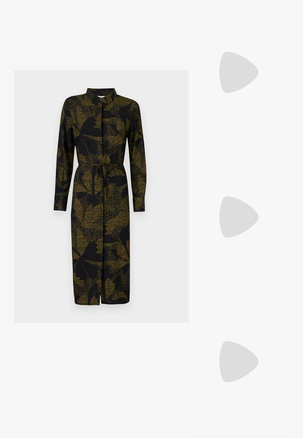 JDY JDYLIZA SHIRT DRESS - Blousejurk - winter moss; Donkerbruine leren cowboylaarzen tot over de knie met puntige neuzen, decoratieve stiksels en schuine blokhakken gedragen door een persoon.; Zwarte, hoekige zonnebril met grijze lenzen; gemaakt van plastic, met dikke armen met een gladde oppervlakte en zonder zichtbare hardware.; Gouden hoepel oorbellen met een zachte, ronde vorm en een gepolijste afwerking. Kenmerkt oranje accenten aan de achterkant voor een veilige bevestiging.