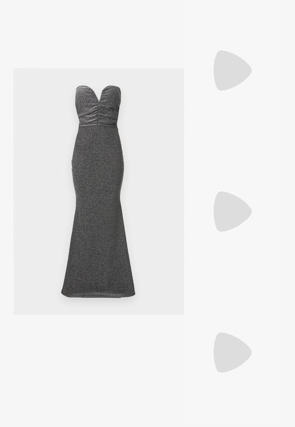 Robe sans bretelles, ajustée, de longueur sol en tissu noir métallique. Présente des détails froncés au niveau de la poitrine et une silhouette sirène.; Ballerines argentées métalliques à bride arrière avec un bout pointu, présentant un détail de nœud sur le devant et une sangle ajustable pour un maintien sécurisé.; Pochette métallique argentée avec une texture lisse, fermeture rabat et une bandoulière en chaîne. Présente un design rectangulaire structuré et des accents cousus.; Boucles d'oreilles en métal argenté avec un design ondulé et sculptural, présentant une finition polie et des formes irrégulières, mettant en valeur une esthétique contemporaine.