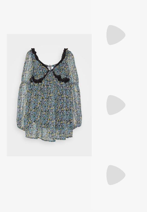 Free People PENNIE MINI DRESS - Hverdagskjole - black; Sort lædersko med to remme og spænder, med perforerede detaljer, rundet tå og en gul syningsaccent rundt om sålen.; Sorte, kantede solbriller med grå linser; lavet af plast, med tykke stænger med en glat overflade og ingen synlig hardware.; sweet deluxe EARRING - Øreringe - silver-coloured