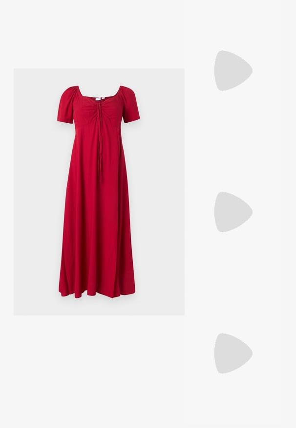 Rode maxi-jurk met korte pofmouwen, vierkante halslijn, geplooide buste en een strikdetail aan de voorkant, weergegeven op een effen achtergrond.; Knielange, donkerbruine leren laars met een spitse neus, hoekige blokhak en een gladde, glanzende textuur. Heeft een strak ontwerp en stikdetails.; Bourgondische handtas van glanzend materiaal, rechthoekige vorm, met twee schouderbanden en subtiele gebogen accenten aan de voorkant.; Een paar gepolijste zilveren halve maanvormige creolen met heldere plastic achterkanten op een witte ondergrond.