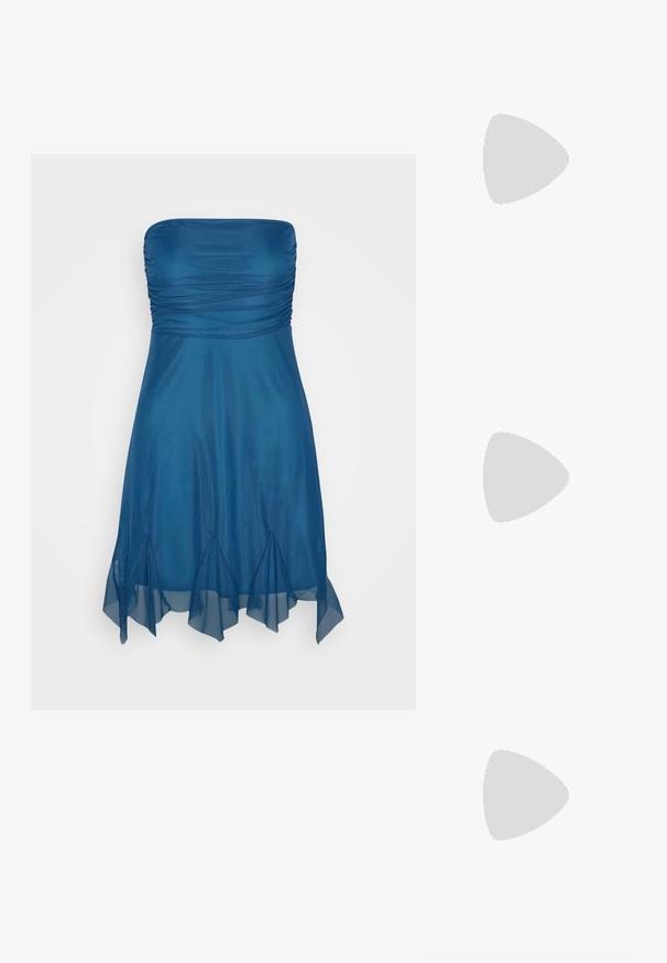 WAL G. DAN MINI - Hverdagskjole - dark teal blue; Sølv højhælede sandal med en snøredesign, glitrende materiale, rhinsten accenter og en slank ankelrem. Firkantet tå og poleret hæl.; Sølvmetallic clutchtaske med vævet netdesign, rektangulær form og en kædestrop til at bære. Glat tekstur og poleret finish.; Sølv øreringe med et tekstureret hoops-design, der har to klare dråbeformede krystaller og en mindre firkantet krystal nederst.