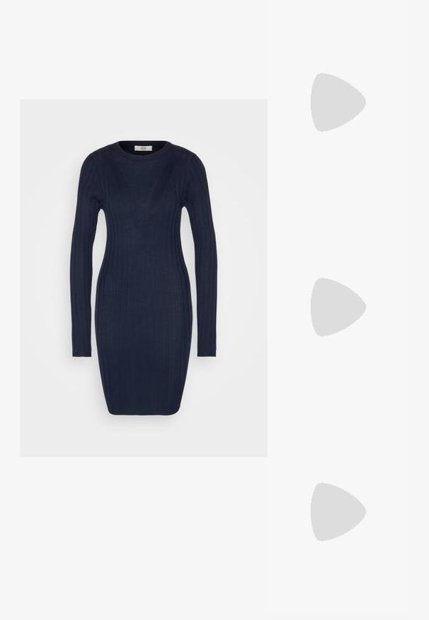 JDY JDYJOY O NECK SHORT DRESS  - Vabalt langev kleit - dark blue; Knee-high valged valged kummist saapad, millel on paks kand ja külgedel elastsed paneelid. Omab ülaosas tõmblukke lihtsamaks jalga panemiseks. Sile tekstuur.; Valge kunstnahast käekott, millel on struktureeritud kolmnurkne kuju, üks reguleeritav rihm ja kõverjooneline klapp.; Hõbedased kõrvarõngad, mis on kujundatud kõveraks C-täheks, kaunistatud selgete, ümmarguste rhinestone'idega serva ääres. Sile metalliline tekstuur.