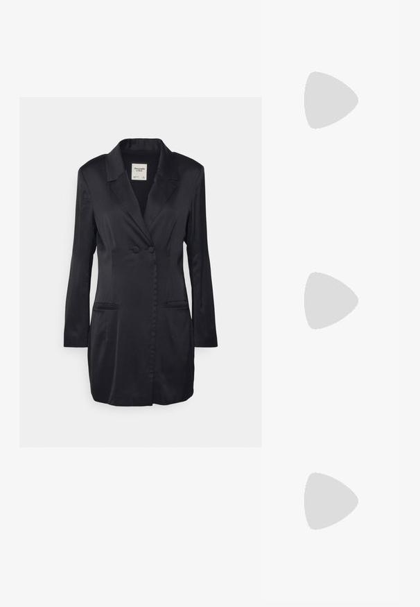 Abercrombie & Fitch LOW KEY PARTY DRESS  - Cocktailkjole / festkjole - black beauty; Sort patentlæder slingback hæl med spids tå og stiletto hæl. Har et udsnit design og justerbar rem med metalhardware.; Lille rektangulær mørkegrå clutch pyntet med klare rhinsten i et strålende mønster og en sølvkæde som strop.; Elli ANTIQUE DROP - Øreringe - weiß