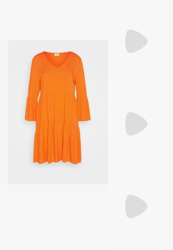 JDY JDYSTAAR LIFE ABOVE KNEE DRESS - Päevakleit - scarlet ibis; Must kool nahk sandaal kolme laia rihmaga, reguleeritava metallist-klambriga, paksu tekstuuriga tallaga ja oranži õmbluse detailiga ääres.; pruunide toonidega päikeseprillid, millel on kilpkonnakujuline muster, nurgaine raam ja õhukesed käed. Kõrge kvaliteediga plastmaterjal.; Must musta ja hõbedane käekott, millel on tekstureeritud pind, millel on teemanti muster, sõlmega käepide ja struktureeritud kuju.