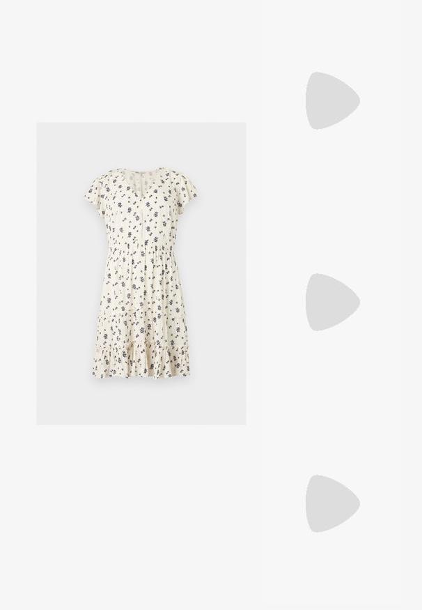 Robe courte à manches courtes crème avec imprimé floral noir, col en V, taille froncée, devant boutonné et ourlet à volants à étages.; Sandale à talon en cuir noir avec un bout pointu, une sangle texturée ornée d'accents métalliques circulaires et un talon empilé.; Petit sac à main noir brillant avec deux longues anses et des détails à cordon sur les côtés sur un fond clair uni.; Boucles d'oreilles argentées en forme d'étoile, avec une surface lisse et brillante. Chaque boucle d'oreille possède cinq pointes et des détails subtils de texture de surface.