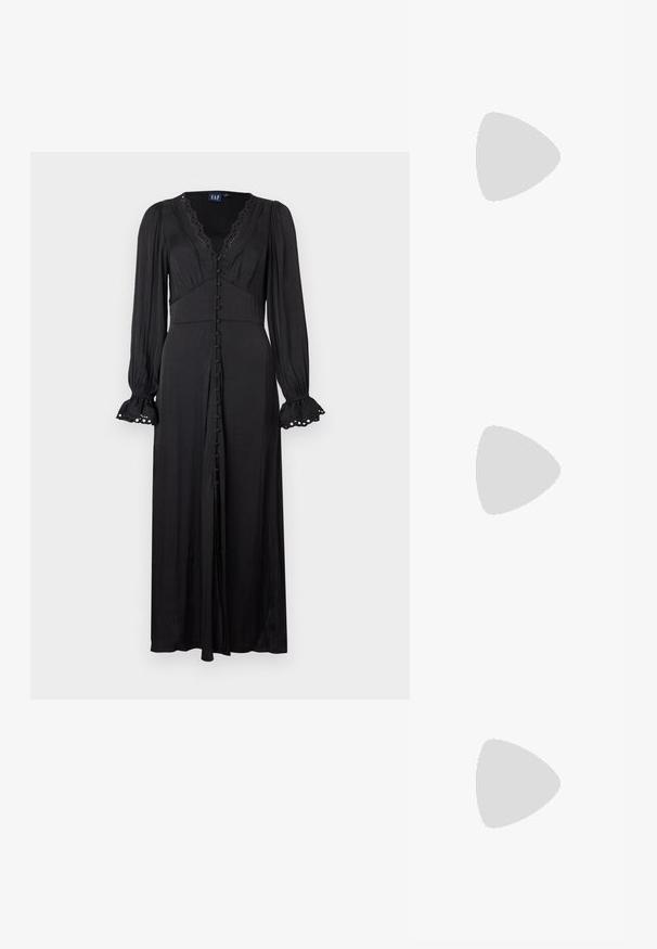 Robe noire à manches longues avec un col en V, une bordure en dentelle et une fermeture boutonnée sur le devant. Présente une taille ajustée et des manches évasées avec des détails en œillets.; Sandales jaunes à brides avec un petit talon, comportant une fine bride de cheville et plusieurs brides croisées formant un design à bout ouvert.; Sac fourre-tout marron avec bretelles d’épaule noires réglables et boucle argentée, texture lisse, design simple et structuré sur un fond uni.; Paire de boucles d'oreilles créoles en or poli, de forme irrégulière, avec des attaches à puce, sur un fond blanc uni.