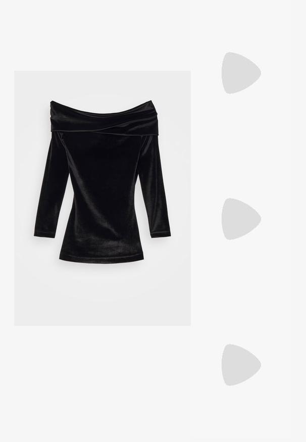 GmbH OFF SHOULDER MINI DRESS - Cocktail φόρεμα / Φόρεμα για πάρτι - black; Μαύρο παπούτσι με ψηλό τακούνι από λουστρίνι, με αιχμηρή μύτη και καμπυλωτό τακούνι, που διαθέτει μια ομαλή, γυαλιστερή επιφάνεια.; Μαύρο δερμάτινο τσαντάκι χειρός με σχεδιασμό πιέτας, ασημένια πόρπη και αλυσίδα ως λουράκι. Διακριτικό λογότυπο ανάγλυφο στο μπροστινό μέρος.; Σκουλαρίκια κρίκοι σε ασημί τόνο που διαθέτουν διασυνδεδεμένα σχέδια με υφασμένη επιφάνεια και διακοσμημένα με μικρές λαμπερές πολύτιμες πέτρες σε όλη τους την επιφάνεια.