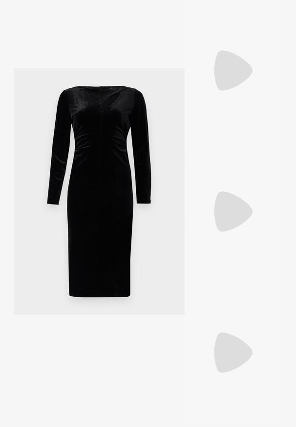 Schwarzes Samtkleid mit langen Ärmeln, das eine figurbetonte Passform, einen V-Ausschnitt, dezente Raffung und einen knielangen Saum aufweist. Glatte Textur.; Silberner Slingback-Pumps mit hohem Absatz, spitzer Zehenpartie und texturiertem Muster, von der Seite auf weißem Hintergrund gezeigt.; Reiss ADALINE EMBELLISHED - Clutch - silver coloured; Schwarze Lederhandschuhe mit langen Fingern, die mit silbernen Nieten in einem Muster angeordnet sind. Glatte Textur mit einem engen Sitz am Handgelenk.