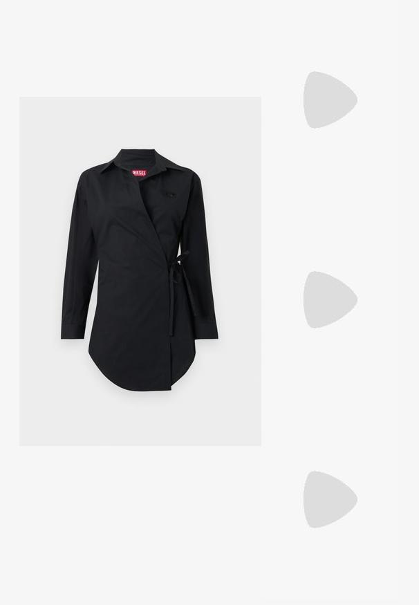 Chemise portefeuille noire avec manches longues, col pointu, fermeture à nouer sur le côté, et logo embossé sur la poche poitrine. Tissu lisse et léger.; Escarpins rouges à bride arrière avec tige transparente, bout pointu et talon stiletto métallique. Bride ajustable avec accent de logo.; Sac d'épaule en cuir blanc avec un design incurvé, fermeture éclair, ferrures argentées et motif embossé à l'avant. Bandoulière réglable incluse.; Boucles d'oreilles en résine noire avec une finition brillante et des accents en métal argenté. Forme circulaire avec une découpe et une fermeture à tige.