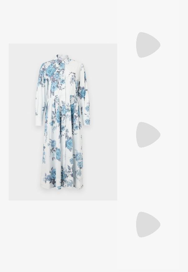 Robe chemise fleurie en bleu clair et blanc, munie de manches longues, d'un col, d'une fermeture à boutons, et d'une jupe évasée ornée de motifs de roses.; Chaussure pour femme en cuir blanc avec bride arrière, bout pointu, petit talon kitten bas et petit nœud décoratif sur le dessus, vue de profil latéral.; Petit sac pochette métallique dorée avec fermoir argenté et chaîne sur un fond clair uni.; Paire de boucles d'oreilles en métal argenté en forme de lettre M angulaire avec des tiges arrondies sur fond blanc.