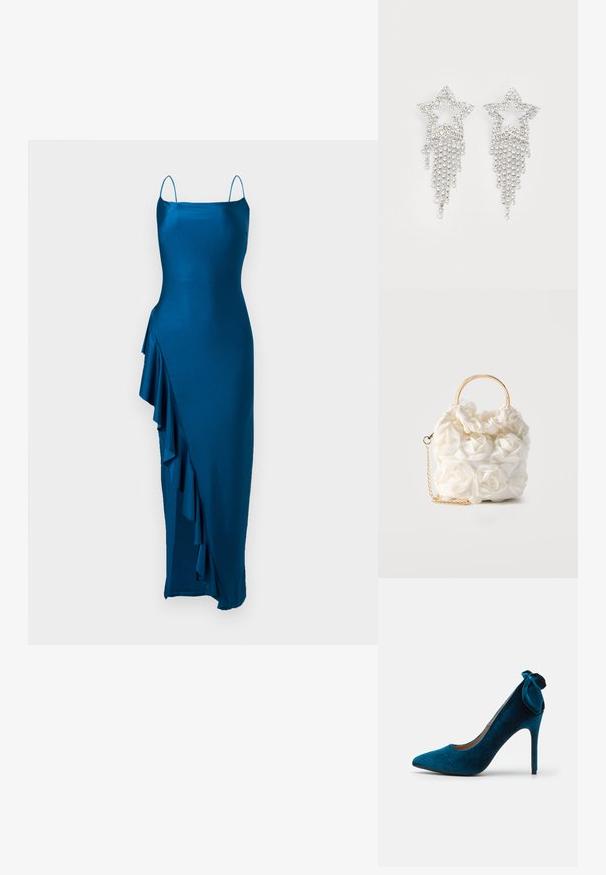 Teal satin kjole med spaghetti-stropper, tætsiddende overdel og en asymmetrisk flæse detalje langs venstre side. Hel længde design.; Anna Field Pumps - dark blue; Hvid håndtaske dekoreret med stofroser, med et rundt håndtag i guld og en guldkæde som strop på en ensfarvet baggrund.; Rhinestone stjerne øreringe med dryppende frynsedetaljer, præget af sølvfarve og en blank, reflekterende overflade. Stjernedesign med detaljeret udformning.