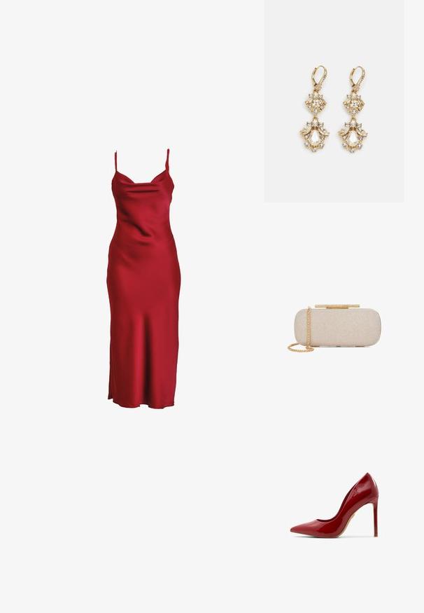 Robe en satin rouge avec fines bretelles, un décolleté drapé et une silhouette ajustée qui s'étend jusqu'à une longueur mi-mollet. Texture lisse.; Escarpin en cuir verni rouge à talon aiguille, avec un bout pointu, une surface lisse et un talon élancé, doté d'une semelle beige.; Pochette rectangulaire beige texturée avec bandoulière chaîne dorée et fermoir doré orné de strass sur fond blanc.; Boucles d'oreilles pendantes dorées présentant un design en grappe avec des cristaux clairs ronds et en forme de goutte, mettant en valeur des détails élaborés.