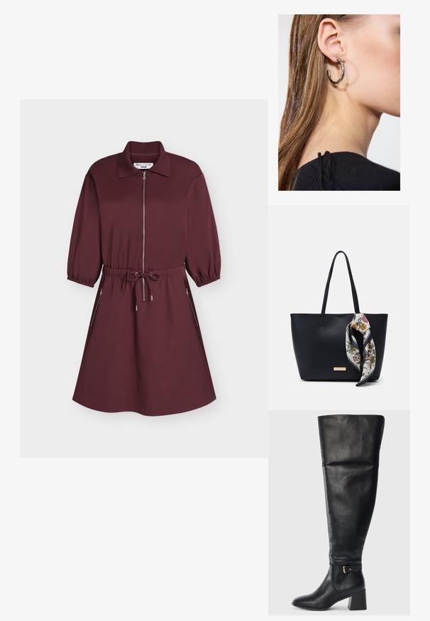 Bordeauxfarbendes knielanges Kleid mit Kragen, Frontreißverschluss, elastischem Bund mit Kordelzug, dreiviertel Ärmeln und seitlichen Reißverschlusstaschen.; Schwarzer knöchelhoher Lederstiefel mit Blockabsatz und dekorativem Riemen mit goldener Schnalle oberhalb des Knöchels, Seitenansicht auf weißem Hintergrund.; Schwarze Leder-Umhängetasche mit zwei Schulterriemen, versehen mit einem floralen Seidenschal, der am Griff gebunden ist, sowie einem metallischen Logoakzent auf der Vorderseite.; Silberne Creolen mit polierter Oberfläche, die kleine goldene Akzentdetails und eine runde Form aufweisen, am Ohrläppchen getragen.