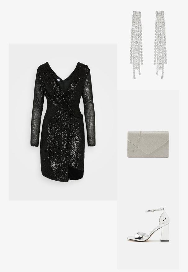WAL G. PARTY SASHA DRESS - Cocktailjurk - black; Zilveren hoge hak sandaal met een blokhak, open teen en enkelbandje. Gekenmerkt door een glanzende lakafwerking en een gevoerd voetbed.; Metalen zilveren clutch met een envelopontwerp, verrijkt met een gestructureerd patroon, voorzien van een afneembare kettinghengsel.; Lange zilveren oorbellen met een scala aan heldere, facetteerde kristallen in een waterval van strengen met variërende lengtes en vormen.