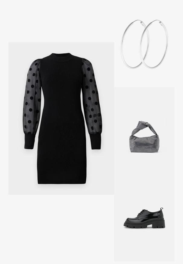 Vestido negro acanalado con cuello alto y largas mangas de tul con lunares, silueta ajustada y puños negros sólidos en los extremos de las mangas.; Zapatos de charol negros con una suela de plataforma gruesa y cordones gruesos. Punta redondeada, detalles mínimos y una pequeña lengüeta en la parte trasera.; Bolso de mano negro y plateado con una superficie texturizada que presenta un patrón de diamante, un asa anudada y una forma estructurada.; Pendientes de aro en tono plateado con forma redonda y un acabado pulido. Ambos pendientes son del mismo tamaño y cuentan con un mecanismo de cierre seguro.
