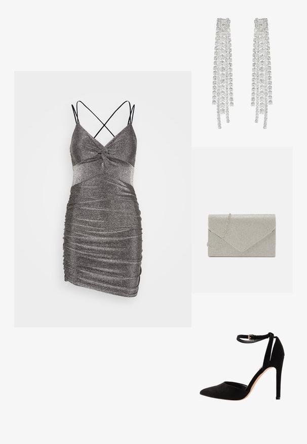 WAL G. EXCLUSIVE NYE GLITTER JIVE - Jerseykjole - silver; Sorte ruskind højhælede sko med spids tå, ankelrem og stiletto hæl. Designet har en glat tekstur med minimal detaljer.; Metallic sølv clutch taske med et kuvert-design, udsmykket med et struktureret mønster, der har en aftagelig kæde-strop.; Lange sølvøreringe med en række klare, facetterede krystaller i kaskadeformede strenge med varierende længder og former.