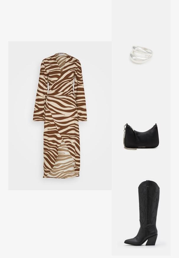 NA-KD WAIST DETAIL DRESS - Maxi šaty - brown/white; Čierne kožené kovbojské topánky s špicatou špičkou, zúženým stohovaným podpätkom a dekoratívnym prešívaním pozdĺž strán.; Čierna syntetická kabelka s zakriveným tvarom, strieborným reťazovým popruhom, zipsovým uzáverom a embosovaným logom značky na prednej strane. Hladký povrch.; Strieborný prsteň s dvojitým pásikom s hladkým, lesklým povrchom. Má plynulý, zakrivený dizajn s prekryvajúcimi sa časťami pre moderný vzhľad.