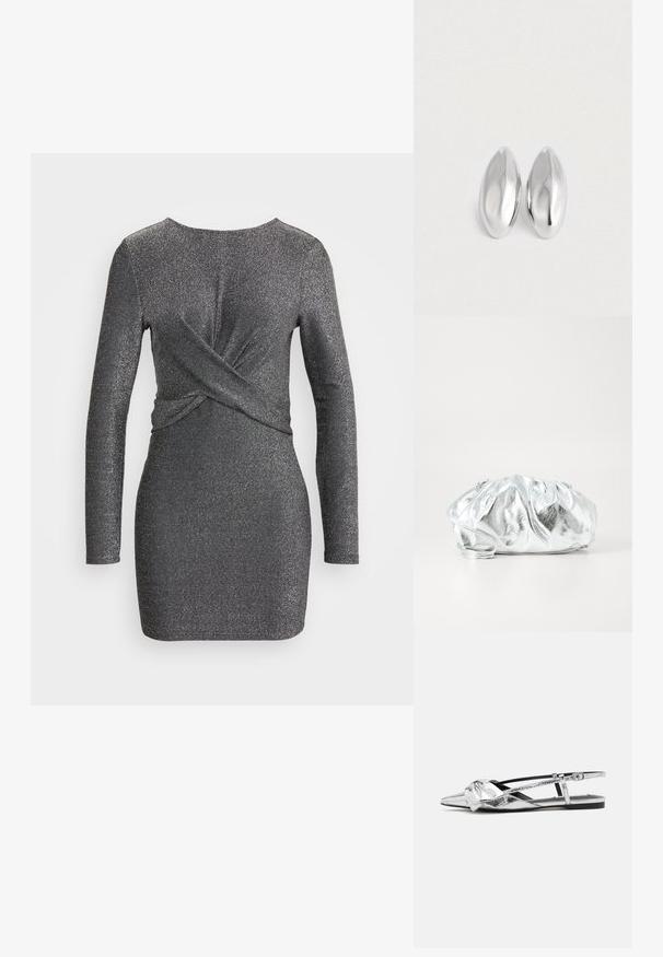 Robes à manches longues gris anthracite, avec un design à l'avant torsadé et une texture douce et métallique. Silhouette courte et ajustée.; Ballerines argentées métalliques à bride arrière avec un bout pointu, présentant un détail de nœud sur le devant et une sangle ajustable pour un maintien sécurisé.; Pochette argent métallique avec un corps doux et froncé et une fine bandoulière. Présente une texture lisse et brillante ainsi qu'une forme arrondie.; Paire d'objets ovales en argent luisant et lisse disposés côte à côte sur un fond blanc uni.