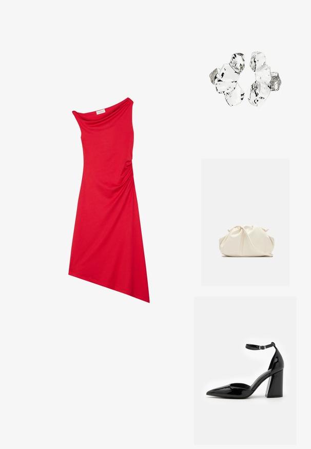 Robe rouge à une épaule en tissu lisse. Présente un design drapé avec un détail froncé à la taille et un ourlet asymétrique.; Chaussure à talon haut en cuir verni noir avec un bout pointu, une bride de cheville et un large talon bloc pour la stabilité, présentant une texture lisse et brillante.; Pochette en cuir souple couleur crème avec un design froncé et une fine bandoulière reposant à l’avant sur un fond uni.; Grappe de six morceaux translucides et réfléchissants de forme irrégulière, ressemblant à du verre, disposés sur un fond blanc.