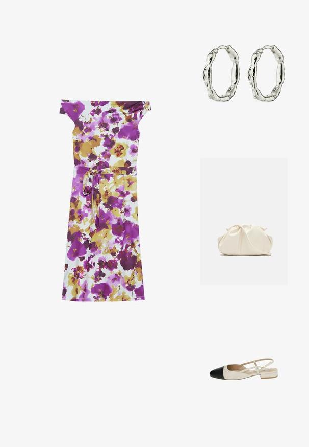 Robe florale décolletée avec des teintes violettes, jaunes et blanches. Tissu léger avec une ceinture à nouer à la taille, silhouette fluide.; Chaussures plates à bride arrière bicolores en cuir beige et noir. Dotées d'un bout pointu et d'une fine sangle avec une boucle. Petit talon carré.; Pochette en cuir souple couleur crème avec un design froncé et une fine bandoulière reposant à l’avant sur un fond uni.; Boucles d'oreilles en argent en forme de créole, présentant un design texturé et organique avec une forme légèrement irrégulière, offrant une apparence naturelle et artisanale.