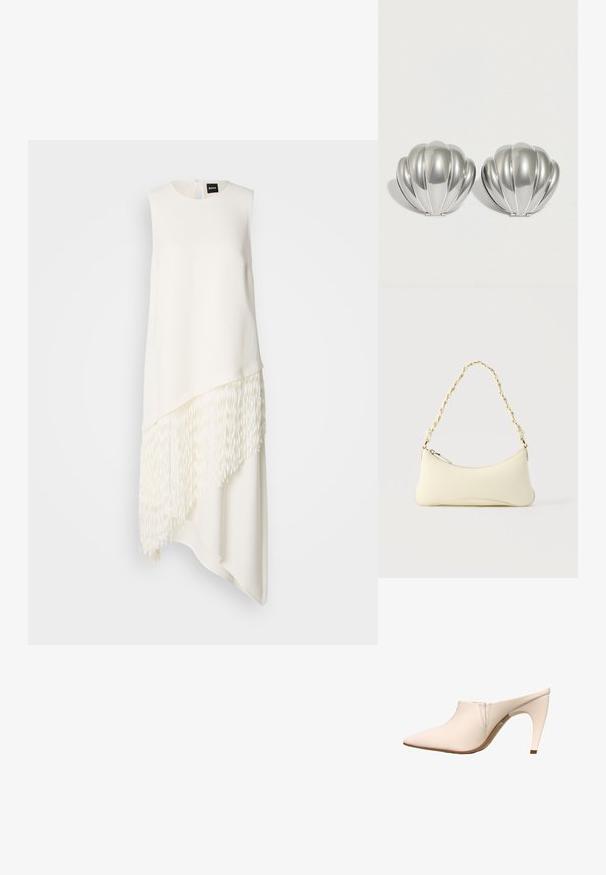 Ærmeløs hvid kjole med asymmetrisk nederdel, der har en tekstureret frynse detalje i bunden og en rund halsudskæring bagpå.; Beige mule med spids tå, mellemhøj buet hæl og minimale syninger nær åbningen på hvid baggrund.; Lille cremefarvet taske med en kurvet form og fletet guldfarvet kæde som håndtag, lynlås lukning på toppen; To sølvfarvede kompakte spejle formet som muslingeskaller med ribbede detaljer, placeret side om side på en hvid baggrund.