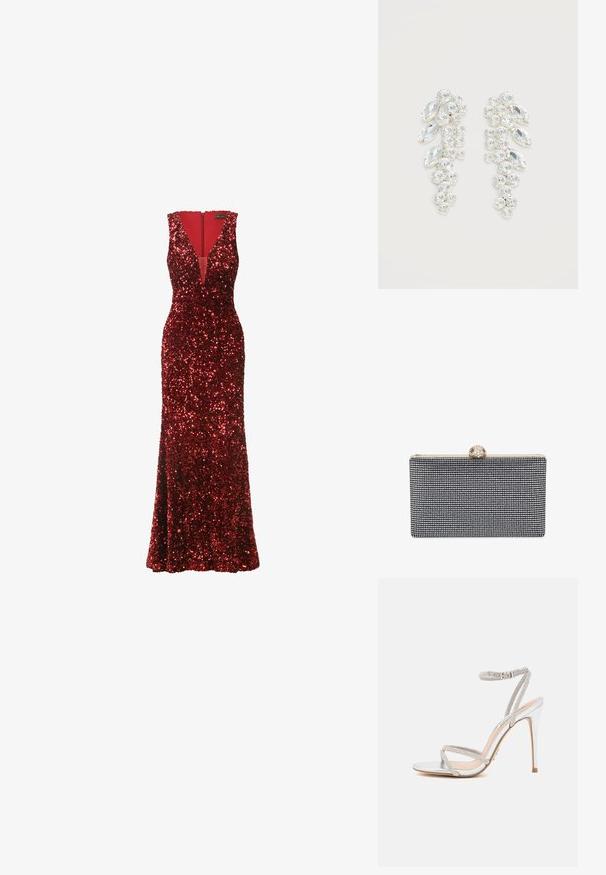Robe longue rouge couverte de sequins, avec un décolleté en V plongeant, sans manches et une silhouette ajustée qui s'évasent au bas.; Sandale à talons hauts en argent avec des fines lanières, ornée de strass, présentant un design épuré et un bout pointu.; Pochette rectangulaire noire recouverte de petits strass, avec un fermoir doré orné de détails décoratifs sur le dessus.; Paire de boucles d’oreilles ton argent avec cristaux clairs taillés en grappes, en formes rondes et marquise sur fond blanc.