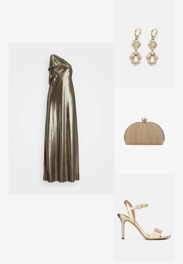 Lauren Ralph Lauren METALLIC CHIFFON ONE-SHOULDER GOWN - Gallakjole - silver; Guldmetallic, strop-sandale med høj hæl og spænde-lukning, åben tå og glat overflade. Har en slank, spids hæl.; Clutchpung i gyldent stof med plisseret tekstur, sølvramme og stor perleknap med mindre perler langs kanterne.; Guldtonede chandelierøreringe med en klynge-design, der har runde og tårnformede klare krystaller, der fremhæver detaljerne.