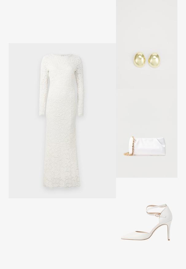 Robe en dentelle blanche, à manches longues, forme ajustée, motif floral, ourlet festonné, texture douce et encolure ronde.; Chaussure à talon haut blanche avec un bout pointu, une bride de cheville et une finition en cuir texturé. Présente un design élégant et un talon aiguille fin.; Pochette souple blanche avec bandoulière chaîne dorée ornée de pierres précieuses transparentes, sur fond gris clair uni.; Boucles d'oreilles en métal doré avec une forme lisse et arrondie et une finition polie. Design simple sans embellissements supplémentaires.