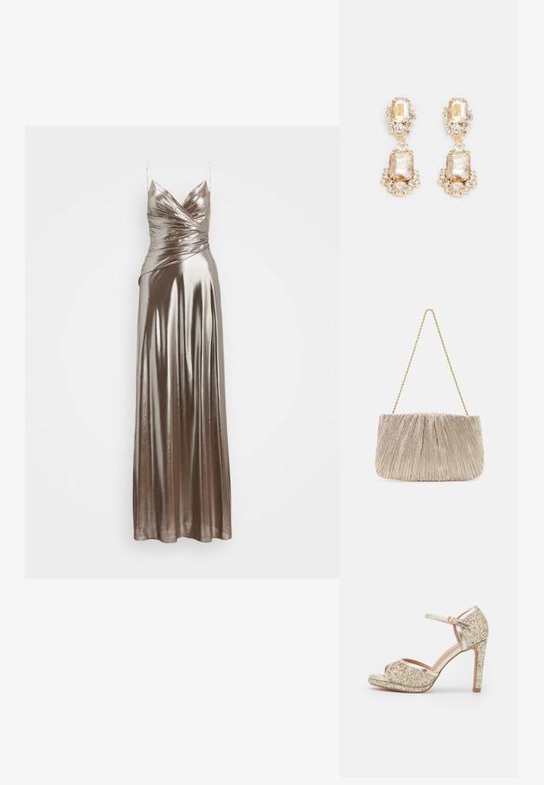 Metallisch bronzen avondjurk met een aangesloten lijfje, gedrapeerde voorkant en verstelbare spaghettibandjes. Glad, glanzend stof met een vloerlang ontwerp.; Gouden glitter high-heeled sandaal met open teen, enkelbandje en chunky plateauzool. Glad metallic accentueert het algehele ontwerp.; Plooitjes metallic stoffen handtas met een gouden kettinghengsel, zachte rechthoekige vorm, lichtbeige kleur, gestructureerd oppervlak en gathered details.; Gouden druppel oorbellen met grote rechthoekige en ronde heldere kristallen, vergezeld van kleinere accentstenen, die een gelaagd ontwerp creëren.