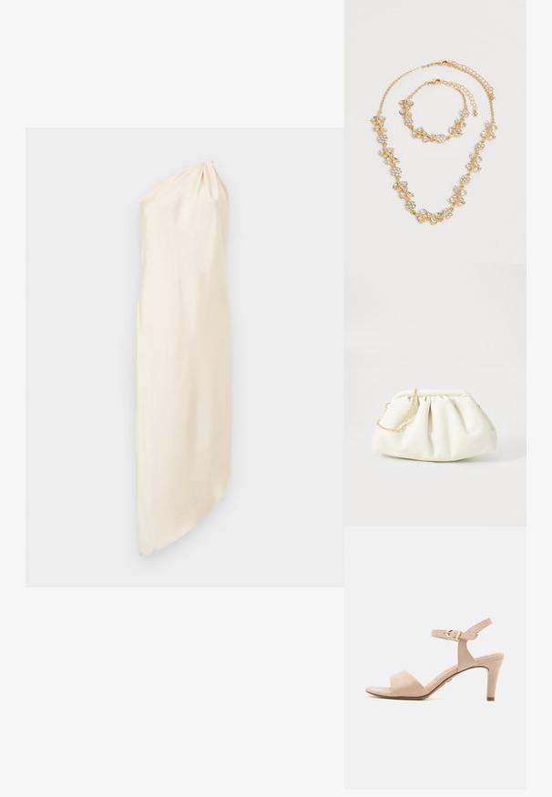 Robe asymétrique crème à une épaule avec un détail froncé à l'épaule et un ourlet diagonal.; Sandale à talons hauts en suède beige avec une sangle de cheville étroite, une ouverture à l'avant et un talon effilé de 7,5 cm; présente un détail de boucle en or.; Sac à main en cuir blanc avec un design plissé, doté d'une bandoulière en chaîne dorée et d'une forme arrondie. Texture lisse avec des plis doux et sans motifs.; Ensemble collier et bracelet ton or avec motifs floraux et feuilles en cristal clair, tous deux avec fermoirs chaîne réglables sur fond blanc.