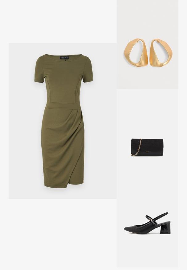Olijfgroen getailleerd jurkje met korte mouwen, ronde halslijn en een drapeerdetail aan de zijkant. Gemaakt van een gladde, rekbare stof.; Zwarte gepolijste leren slingback hakken met een spitse neus, een ronde uitsnede en een blokhak. Voorzien van een gouden gespaccent.; Zwarte clutch tas gemaakt van suede met een textuurafwerking, voorzien van een gouden schouderband en een strakke, hoekige vorm.; Een paar onregelmatige, asymmetrische gouden oorringen met een gladde, matte afwerking op een neutrale achtergrond.