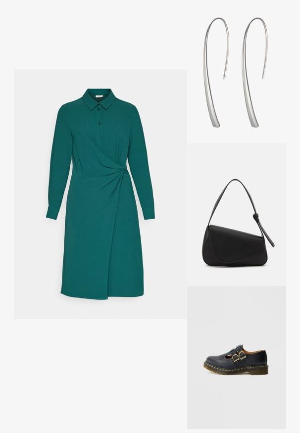 JDY JDYRIZZ WRAP SHIRT DRESS - Robe chemise - june bug; Chaussure en cuir noire avec deux brides à boucles, présentant des détails perforés, un bout arrondi et un accent de couture jaune autour de la semelle.; Sac à main en cuir noir de forme triangulaire, avec un rabat incliné et une poignée supérieure arrondie. Il présente une texture lisse et des détails de design minimalistes.; Boucles d'oreilles pendantes en argent long avec un design élégant et allongé et une surface lisse et polie. Présente une forme courbée minimaliste.
