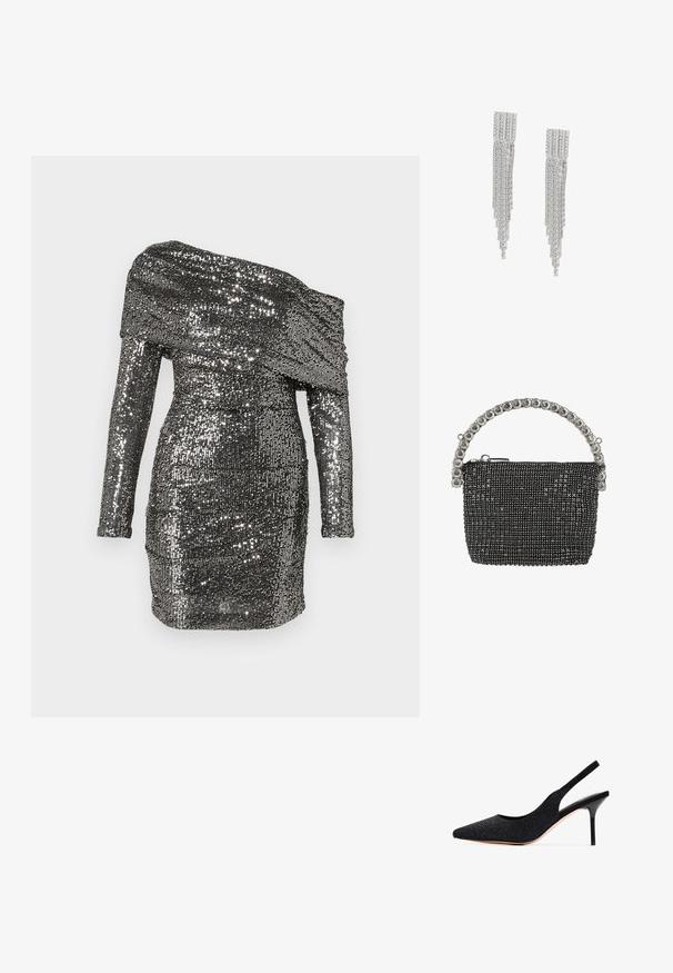 Vestido con lentejuelas que presenta un escote descubierto en los hombros, mangas largas y una silueta ajustada. Confeccionado en tela metálica en tonos plateados.; Zapato de tacón negro tipo slingback con punta afilada, adornado con strass. Presenta un diseño elegante, tacón de aguja alto y forro interior suave.; Bolso de mano tipo clutch de malla negra con cremallera plateada y un asa adornada con grandes cristales redondos transparentes.; Pendientes de plata con parte superior rectangular adornada con filas de pequeños cristales y múltiples borlas de cadena de plata colgantes de diferentes longitudes.