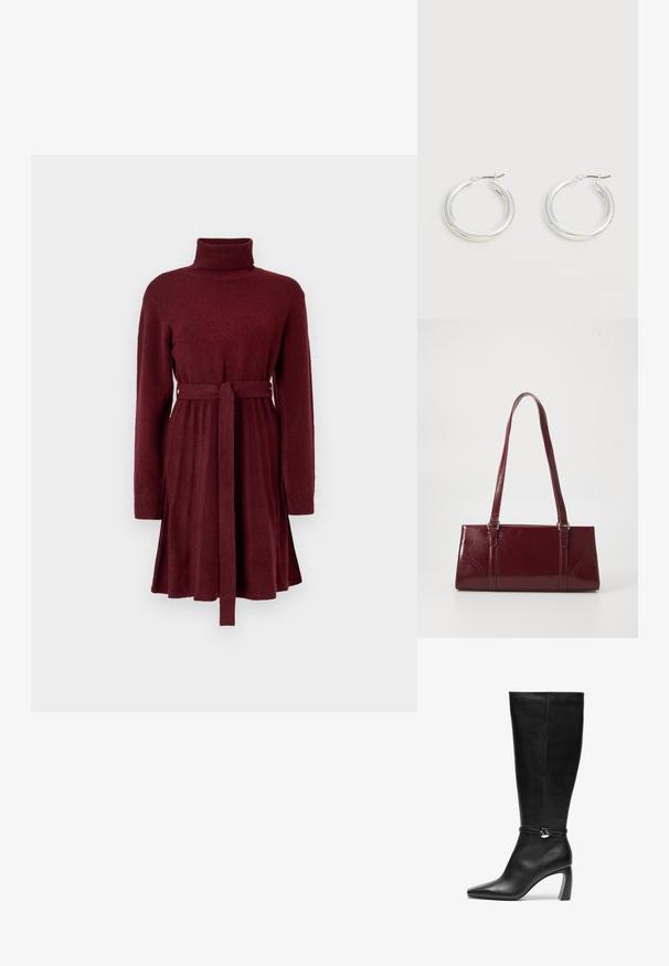 Robe en tricot bordeaux à manches longues avec col roulé et ceinture à nouer, comportant une jupe plissée et des poignets côtelés sur les manches.; Bottes noires en cuir montantes avec un bout pointu et un talon épais. Présente une sangle avec un accent circulaire au niveau de la cheville.; Sac à main bordeaux en matériau brillant, de forme rectangulaire, avec deux anses et des accents légèrement courbés à l'avant.; Paire de boucles d'oreilles créoles moyennes argentées brillantes avec de fines attaches métalliques sur un fond clair et neutre.