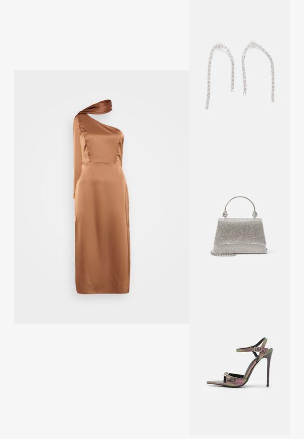 Robe asymétrique en satin marron moyen, lisse. Corsage ajusté, longueur genou, avec un détail drapé sur l'épaule. Design minimaliste.; Sandale à talons hauts avec un imprimé serpent texturé multicolore. Dotée de brides de cheville réglables et d'un design à bout pointu.; ALDO FELISIA - Sac à main - silver-coloured; Boucles d'oreilles en argent avec des chaînes pendantes, présentant plusieurs pierres précieuses claires disposées en motif linéaire, offrant un effet scintillant.
