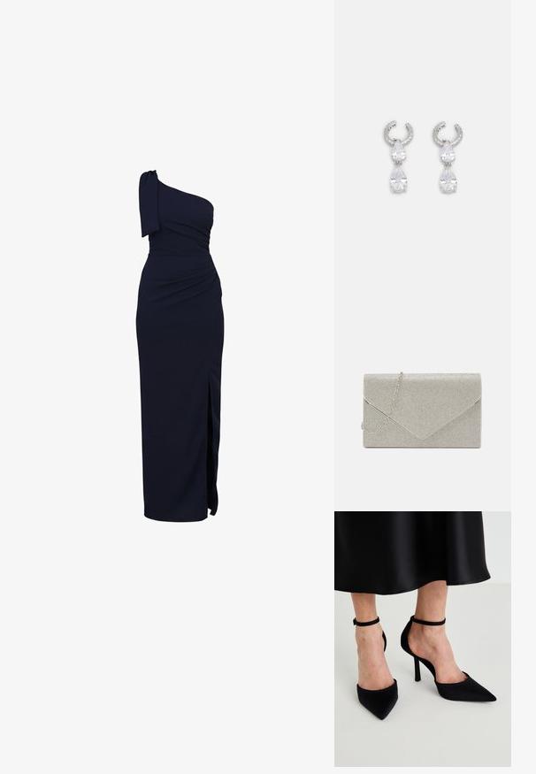 Marineblaues Abendkleid mit einem Schulterträger, seitlichem Schlitz und gerafftem Detail in der Taille, lang geschnitten, mit Schleife am Schulterriemen.; Schwarze spitze High Heels aus glattem Stoff mit einem Stiletto-Absatz und einem schmalen Knöchelriemen, mit einem offenen Seitendesign.; Metallisch silberne Clutch mit einem Umschlagdesign, verziert mit einem strukturierten Muster und ausgestattet mit einem abnehmbaren Kettenriemen.; Silberne Ohrringe mit einem strukturierten Ringdesign, ausgestattet mit zwei klaren tropfenförmigen Kristallen und einem kleineren quadratischen Kristall an der Unterseite.