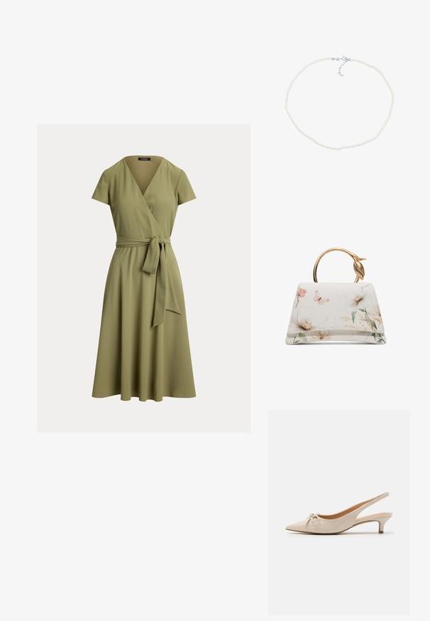 Oliven grøn slå-om kjole med korte ærmer, V-udskæring og et bindebælte i taljen, der falder til midt på læggen.; Beige patenterede læder slingback hæle med spidse tæer og en dekorativ sløjfe på vampen. Inkluderer en lav, slank hæl og en glat tekstur.; Hvid håndtaske med blomstermønster og sommerfugleprint, trapezformet og med gyldt rundt håndtag med bladdetalje.; Perlekæde med små, runde, hvide perler og en sølvfarvet spænde. Har en justerbar kæde til tilpasning af længden.