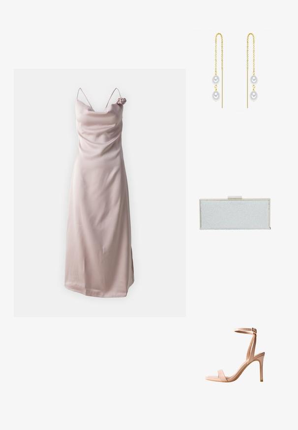 Robe fluide en satin de couleur rose pâle avec des fines bretelles et un décolleté drapé, ornée d'une accent en forme de rose sur l'épaule gauche.; Sandale à talons hauts rose blush avec un design épuré, ouverture au bout, fine sangle de cheville et finition brillante. Elle comporte un talon aiguille élancé.; Pochette bleu clair avec une surface texturée présentant des gouttes transparentes et en relief. Quincaillerie argentée au niveau de la fermeture supérieure, de forme rectangulaire.; Boucles d'oreilles en ton doré avec deux perles ovales blanches sur une chaîne délicate, dotées d'un design de tige droite et longue ainsi que d'une texture lisse.