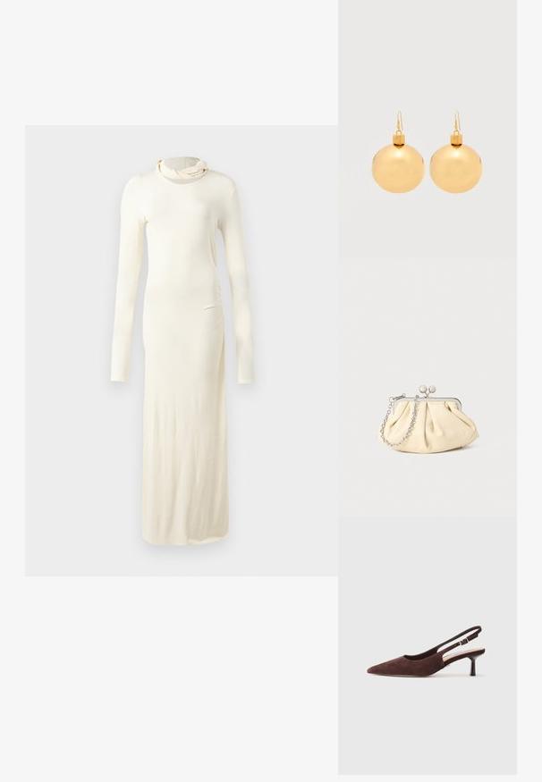 Langärmliges, cremefarbenes Kleid aus weichem Stoff. Es hat einen hohen Ausschnitt und eine figurbetonte Silhouette mit seitlichen Raffung-Details.; Braune Wildleder-Slingback-Schuhe mit spitzer Zehenform und schmalem Absatz. Verfügt über einen verstellbaren Riemen mit einer Metall-Schnalle.; Faltige beigefarbene Ledertasche mit einem silbernen Metallrahmen, ausgestattet mit zwei runden dekorativen Verschlüssen und einem silbernen Kettenriemen.; Paar glänzende goldene Weihnachtskugel-Ohrringe mit Hakenverschlüssen auf einfachem weißem Hintergrund.
