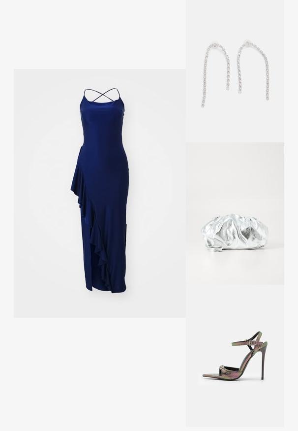 Marineblauwe maxi-jurk met dunne kruislings straps, met een zijruffle-detail en een hoge splijt voor beweging, gemaakt van een gladde stof.; Hoge hakken sandaal met een multifunctioneel, textuur snake print in verschillende kleuren. Voorzien van verstelbare enkelbandjes en een puntige neus ontwerp.; Metalen zilveren clutch tas met een zachte, geplooide body en een dunne schouderriem. Kenmerkt zich door een gladde, glanzende textuur en afgeronde vorm.; Zilveren oorbellen met hangende kettingen, voorzien van meerdere heldere edelstenen die in een lineair patroon zijn gerangschikt, wat een schitterend effect geeft.