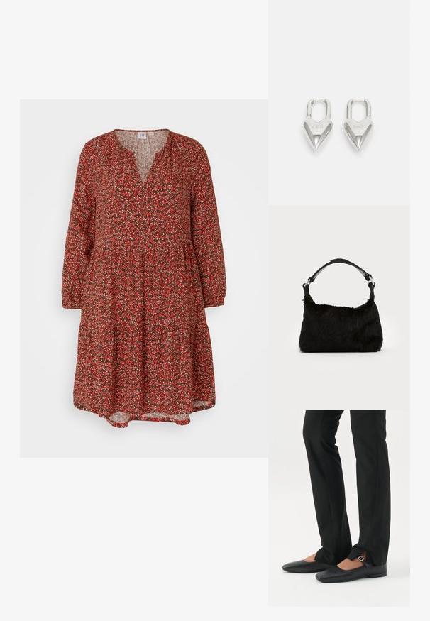 GAP ZEN MINI TIER DRESS - Robe de jour - red; Jambes vêtues d’un pantalon slim noir avec des fentes à l’avant de l’ourlet, assorties à des chaussures plates Mary Jane noires avec une petite bride à boucle.; Sac à main en fausse fourrure noire avec une texture douce, une forme arrondie et une bandoulière en cuir noir robuste. Accent en métal argenté visible.; Cadenas en forme de cœur en argent avec les inscriptions gravées "OUI" et "NON", finition polie, design symétrique et un robuste fermoir en métal.