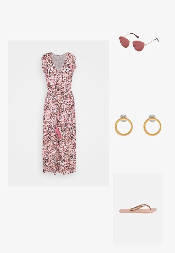 Blomstret maxikjole med dyb V-udskæring, korte flæseærmer og elastisk talje. Har et mønster i pink, lilla og hvid samt frynsedetaljer.; Enkelt lys pink klip-klap sandal med tekstureret sål og metalliske roseguld Y-formede remme på en ensfarvet baggrund.; Katteøje-solbriller med en guldmetalramme, bourgognefarvede linser og mørkebourgogne farvede temple-tips. Letvægtsdesign med klare næsepuder.; Guldtonede metaløreringe med cirkulære trædetaljer, der har en glat overflade og et minimalistisk design. Silhuetten understreger enkelheden.