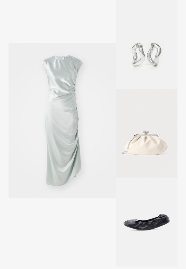 Robe midi en satin de couleur vert clair, présentant des manches courtes, un col rond, des détails de fronces sur les côtés et une silhouette ajustée.; Chaussure plate en cuir noir avec un bout arrondi et un design froncé le long de l'ouverture. Présente un détail discret en métal argenté sur le devant.; Pochette en tissu crème avec un design froncé, cadre en métal argenté, deux boules décoratives, et une bandoulière chaîne argentée.; Boucles d'oreilles créoles argentées avec un design torsadé. Bords arrondis et finition brillante. Fermoirs ouverts pour un port facile. Texture lisse sur toute la surface.