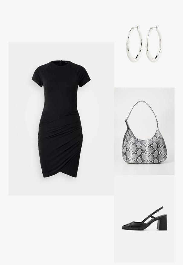 Good American SANDWASHED WRAP DRESS - Jerseykjole - black; Sorte patentlæder slingback hæle med spids tå, blokhæl og justerbar rem. Glat tekstur og minimalistisk design.; Sort-hvid slangemønster skuldertaske med en rund form, glat tekstur og en buet rem. Har et sølvfarvet hardware-accents.; Sølvøreringe i form af hoops med en glat, blank finish. Cirkulær form, der har en sikker lås. Simpelt og elegant design.