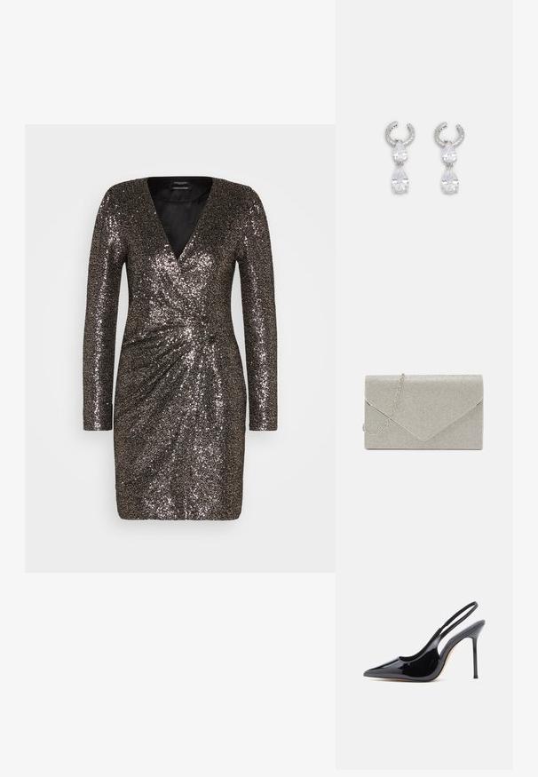 Scotch & Soda MINI DRESS IN MIXED SEQUINS - Robe de soirée - mixed metal; Escarpin à bride arrière en cuir verni noir, avec bout pointu, talon haut élancé et découpe incurvée sur le côté. Finition lisse et brillante.; Pochette argent métallique au design d'enveloppe, ornée d'un motif texturé, avec une chaîne amovible.; Boucles d'oreilles en argent avec un design de créole texturée, ornées de deux cristaux en forme de goutte d'eau transparents et d'un plus petit cristal carré en bas.