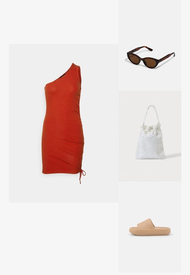 Even&Odd by Zalando Robe fourreau - red; Sandale glissante beige avec une large sangle texturée et une semelle arrondie. Présente une finition lisse et un dessous cranté pour une meilleure adhérence.; Lunettes de soleil en écaille de tortue marron avec une forme vintage de lunettes cat-eye et des verres marron. Présente des branches courbées avec des accents rouges.; Sac cabas en tissu blanc avec broderie florale en dentelle et anse supérieure froncée, présenté sur un fond clair uni.