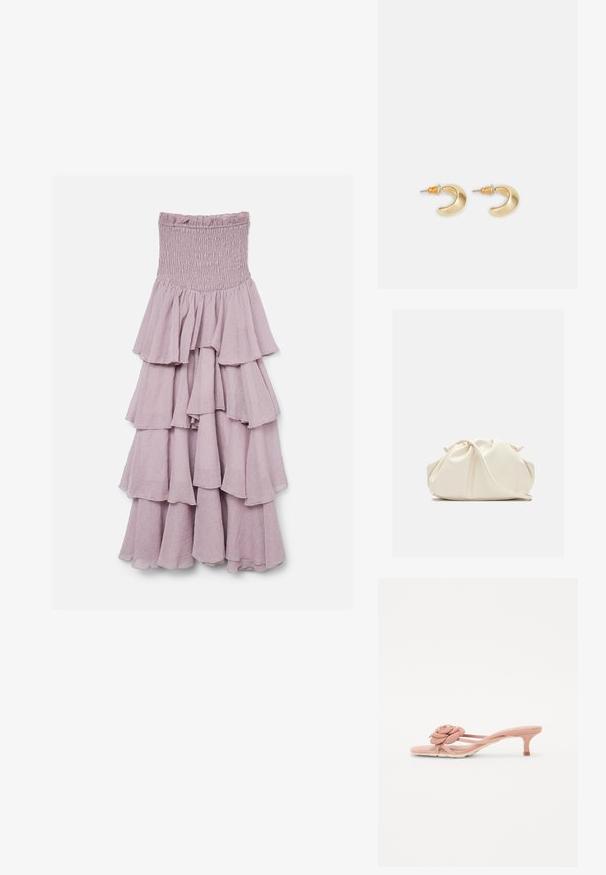 Lavendelfarbenes trägerloses Kleid mit gerafftem Oberteil und mehreren gestuften Rüschen auf einem fließenden Rock.; Helle rosa Rutschsandalen mit einem strukturierten Blumendetail am Riemen und einem kleinen Absatz. Weiches Material und offenes Design.; Weiche, cremefarbene Leder-Clutch mit gerafftem Design und einem dünnen Schulterriemen, der vorne auf einem schlichten Hintergrund liegt.; Goldene, mondförmige Ohrringe mit glatter Oberfläche, die orangefarbene Akzente nahe dem Stecker und silberne Beschläge aufweisen.