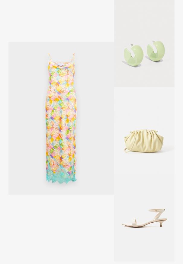 Vestido largo sin mangas con un patrón geométrico floral multicolor y un borde de encaje azul claro a lo largo del dobladillo sobre un fondo blanco.; Sandalia beige de tacón bajo con una sola tira en los dedos y correa ajustable en el tobillo con una pequeña hebilla dorada, sobre un fondo blanco.; Bolso amarillo plisado hecho de cuero sintético suave, con una forma blanda y una sola correa para el hombro, además de un diseño de parte superior recogida.; Pendientes de aro verdes translúcidos con un diseño curvado y abierto y un acabado pulido. Cuentan con un cierre tipo brote para un uso seguro.